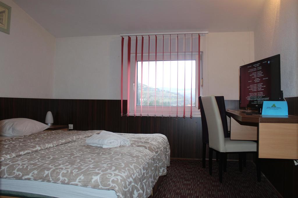 Hotel Piramida Sunca Visoko Kültér fotó